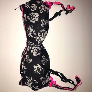 Black bra with pink and white